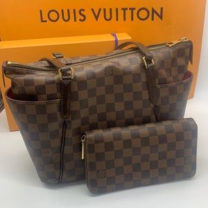 Authentic Louis Vuitton Damier Tottaly MM